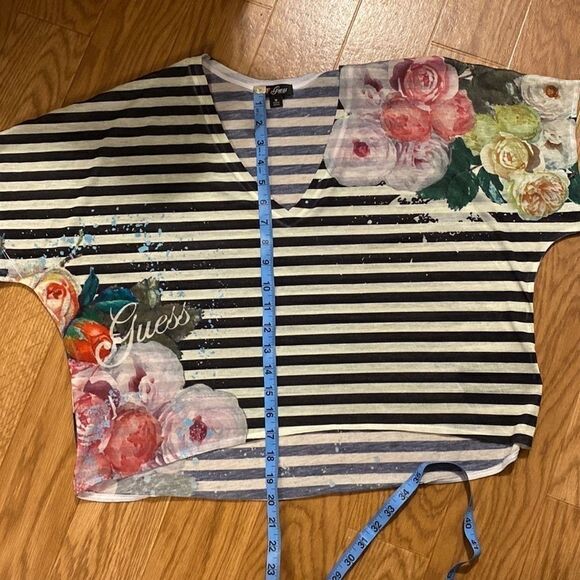 Guess Women's Black White Striped Floral Short Sleeve Top (Size Medium) - Picture 6 of 9